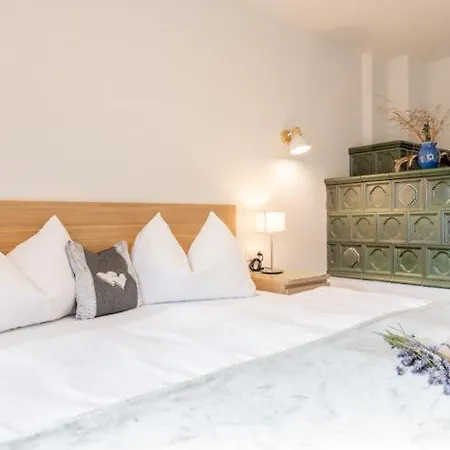 Haus Schrofenwies Apartment *