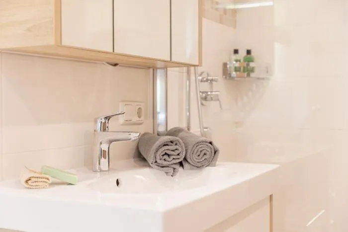 Haus Schrofenwies 아파트 *