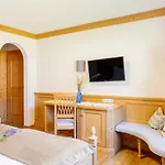 Haus Schrofenwies 아파트 *